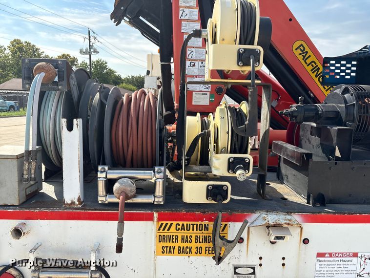 image for item EA7570 2016 Freightliner 114SD crane truck