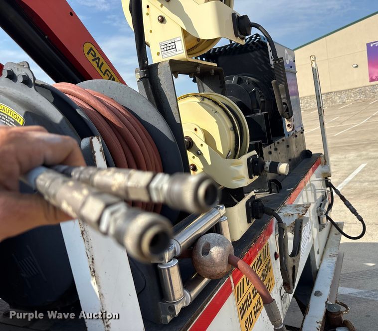 image for item EA7570 2016 Freightliner 114SD crane truck