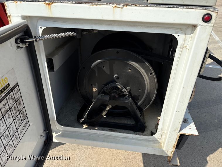 image for item EA7570 2016 Freightliner 114SD crane truck