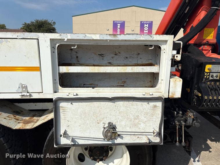 image for item EA7570 2016 Freightliner 114SD crane truck