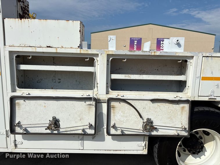 image for item EA7570 2016 Freightliner 114SD crane truck