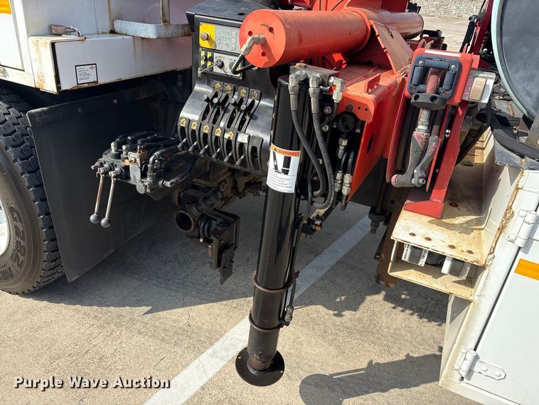 image for item EA7570 2016 Freightliner 114SD crane truck