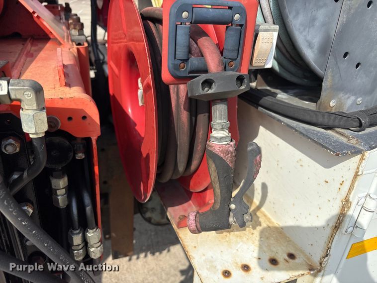 image for item EA7570 2016 Freightliner 114SD crane truck