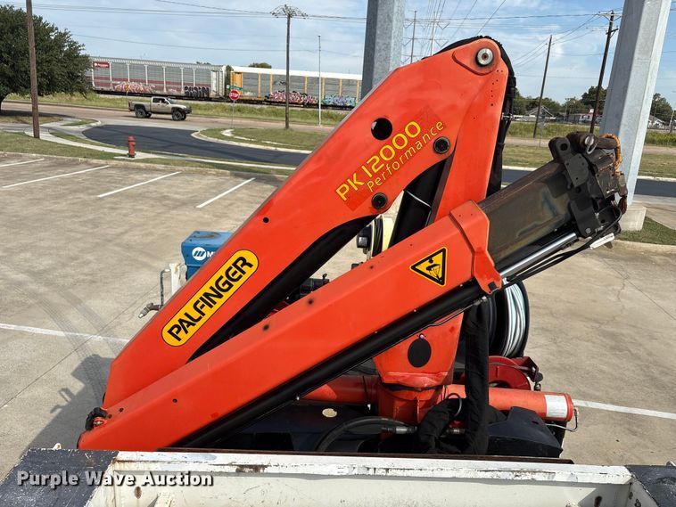 image for item EA7570 2016 Freightliner 114SD crane truck