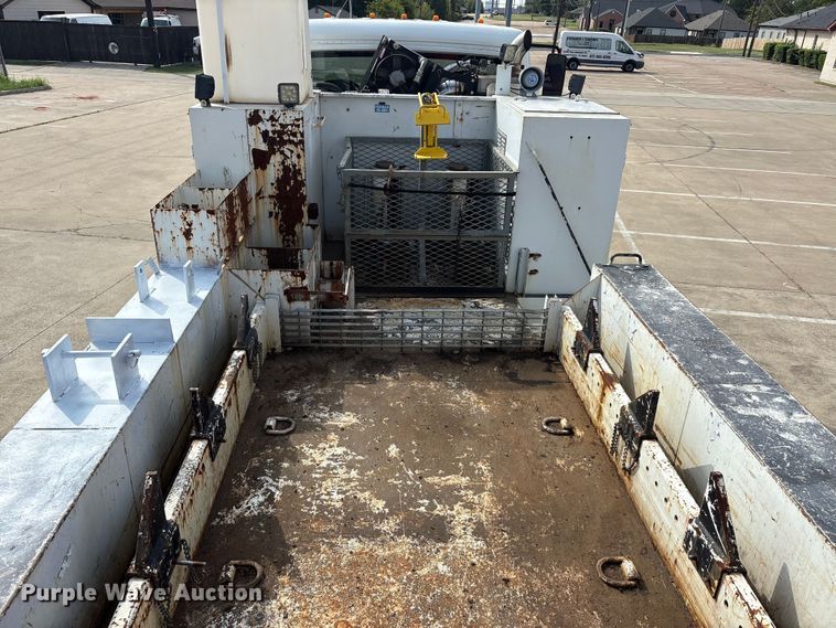 image for item EA7570 2016 Freightliner 114SD crane truck