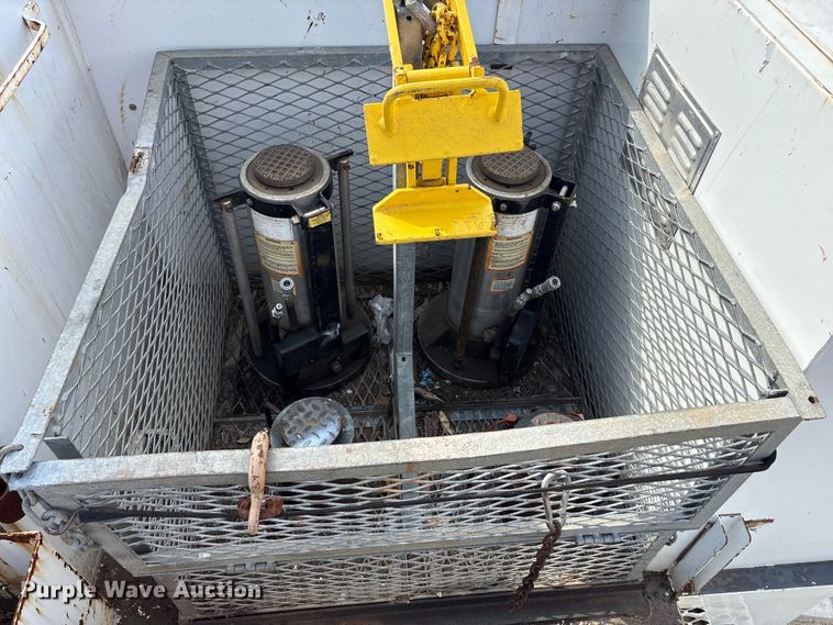 image for item EA7570 2016 Freightliner 114SD crane truck