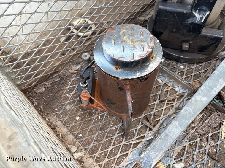 image for item EA7570 2016 Freightliner 114SD crane truck