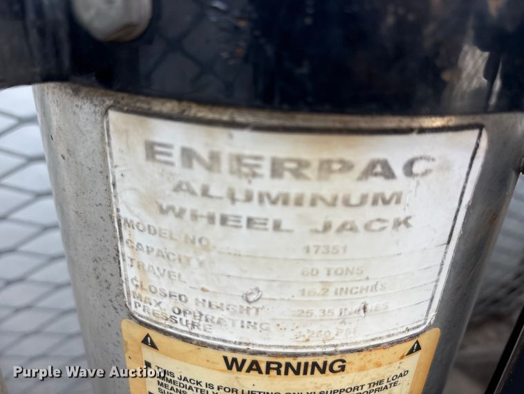 image for item EA7570 2016 Freightliner 114SD crane truck