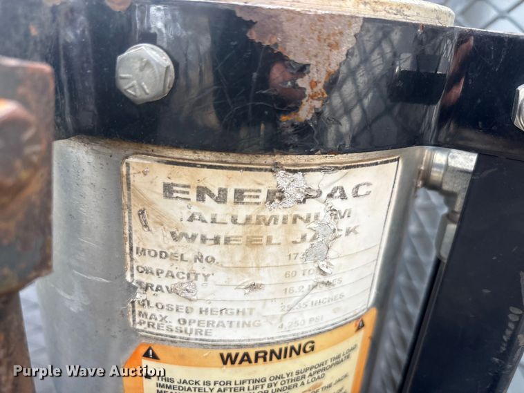 image for item EA7570 2016 Freightliner 114SD crane truck