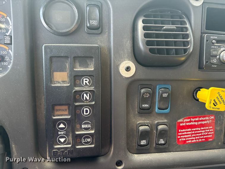 image for item EA7570 2016 Freightliner 114SD crane truck