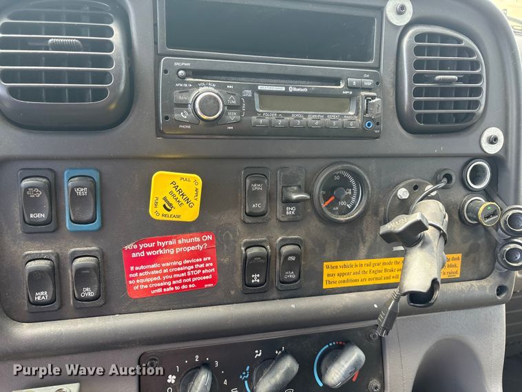 image for item EA7570 2016 Freightliner 114SD crane truck