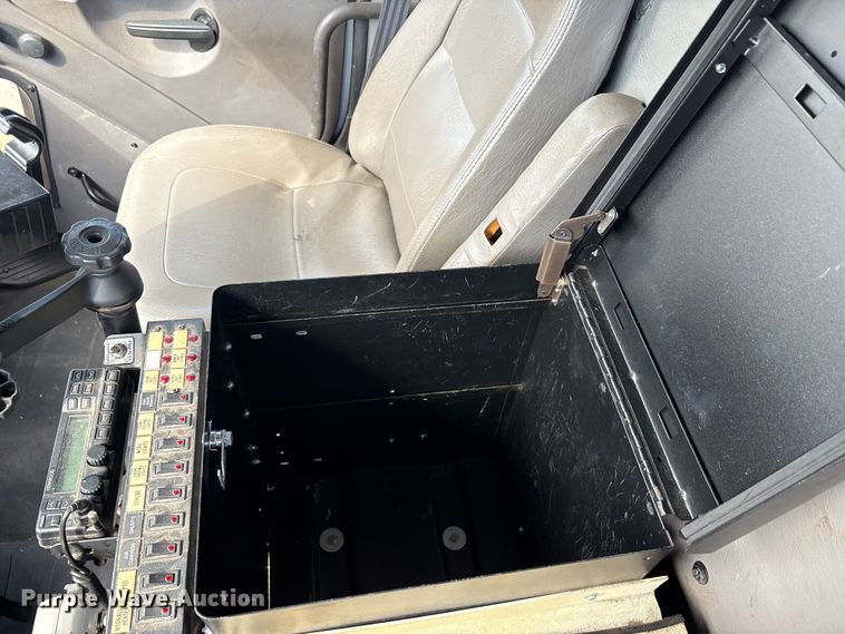 image for item EA7570 2016 Freightliner 114SD crane truck