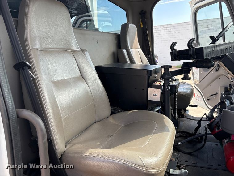 image for item EA7570 2016 Freightliner 114SD crane truck