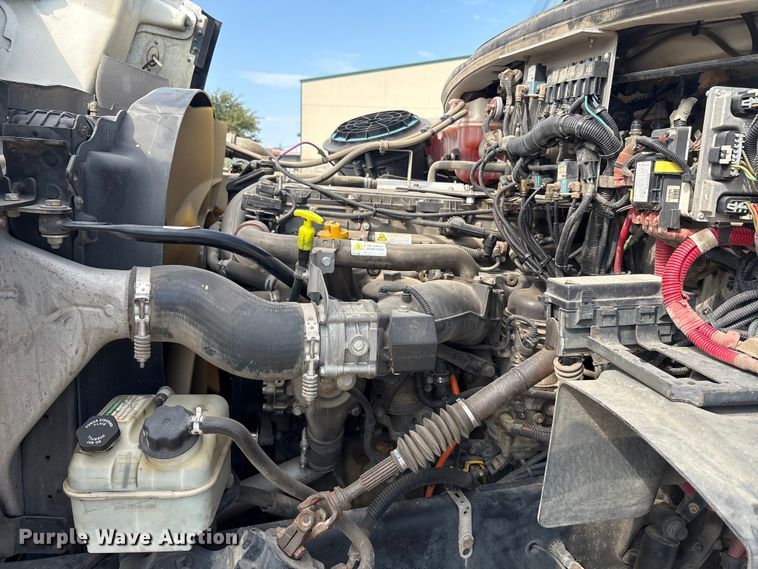 image for item EA7570 2016 Freightliner 114SD crane truck