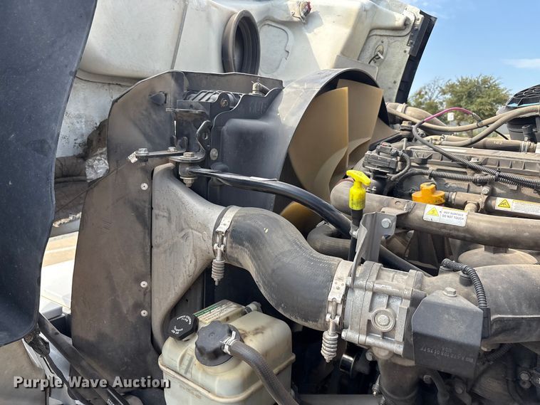 image for item EA7570 2016 Freightliner 114SD crane truck