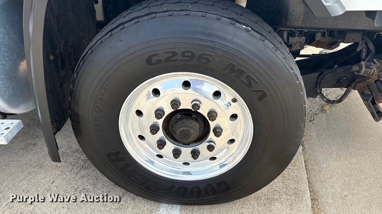 image for item EA7570 2016 Freightliner 114SD crane truck