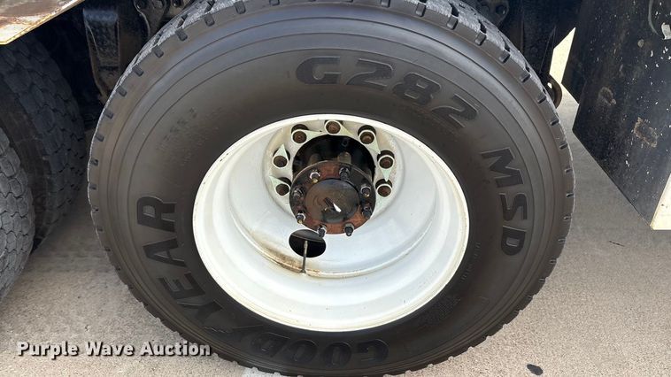 image for item EA7570 2016 Freightliner 114SD crane truck