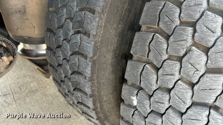 image for item EA7570 2016 Freightliner 114SD crane truck