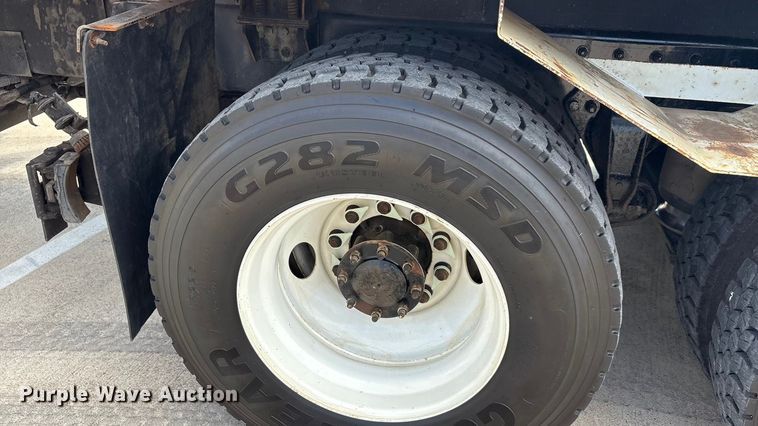 image for item EA7570 2016 Freightliner 114SD crane truck