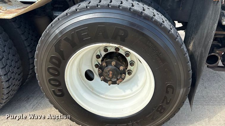 image for item EA7570 2016 Freightliner 114SD crane truck