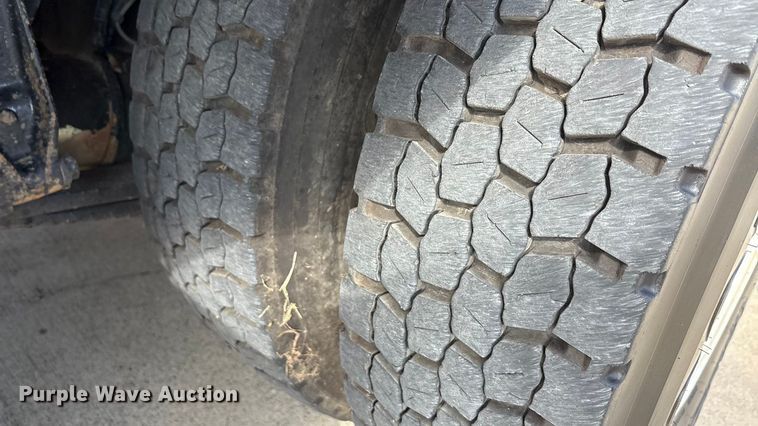 image for item EA7570 2016 Freightliner 114SD crane truck