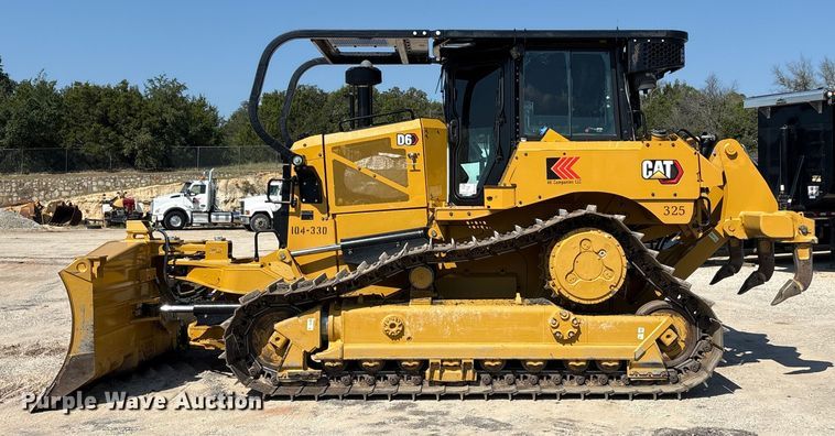 image for item EA7585 2022 Caterpillar D6 LGP dozer