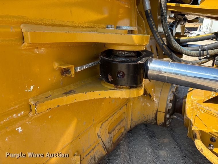 image for item EA7585 2022 Caterpillar D6 LGP dozer