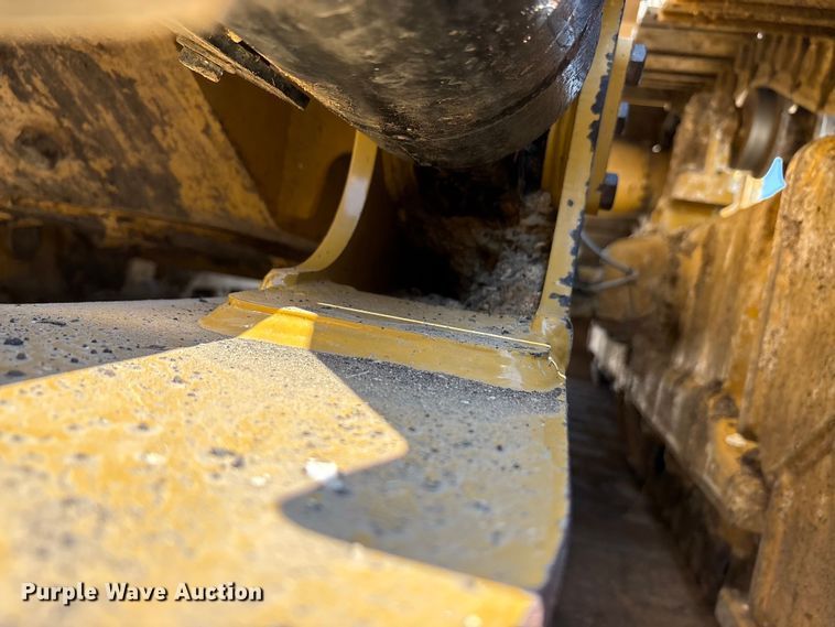 image for item EA7585 2022 Caterpillar D6 LGP dozer