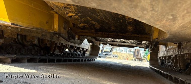 image for item EA7585 2022 Caterpillar D6 LGP dozer