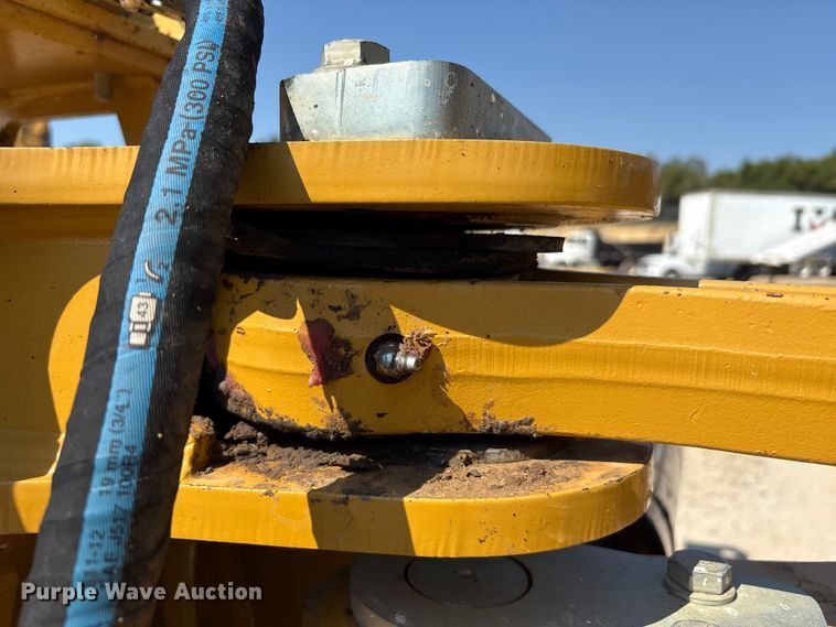 image for item EA7585 2022 Caterpillar D6 LGP dozer