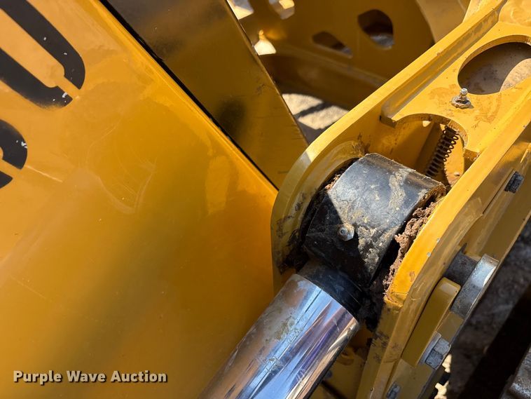 image for item EA7585 2022 Caterpillar D6 LGP dozer