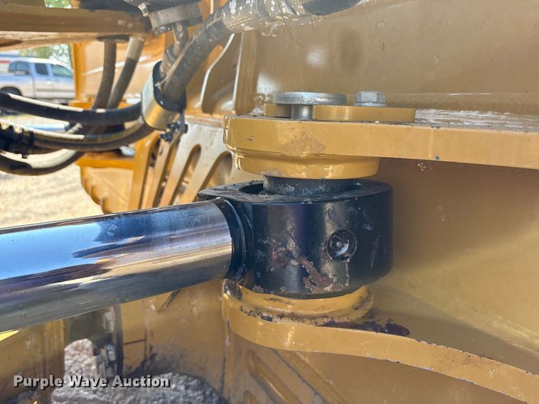 image for item EA7585 2022 Caterpillar D6 LGP dozer