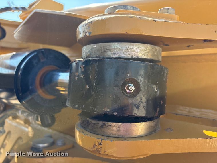 image for item EA7585 2022 Caterpillar D6 LGP dozer