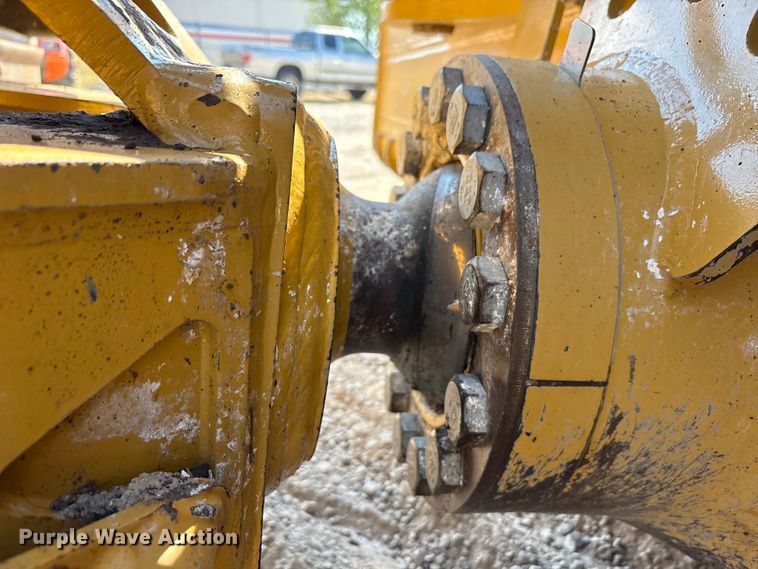 image for item EA7585 2022 Caterpillar D6 LGP dozer