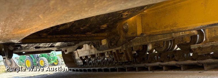 image for item EA7585 2022 Caterpillar D6 LGP dozer