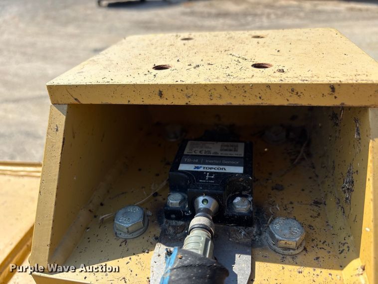 image for item EA7585 2022 Caterpillar D6 LGP dozer