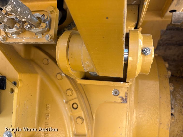 image for item EA7585 2022 Caterpillar D6 LGP dozer