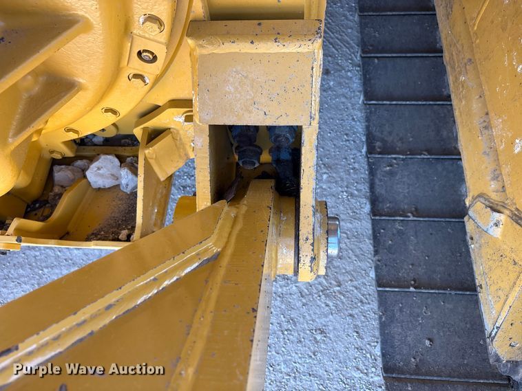 image for item EA7585 2022 Caterpillar D6 LGP dozer