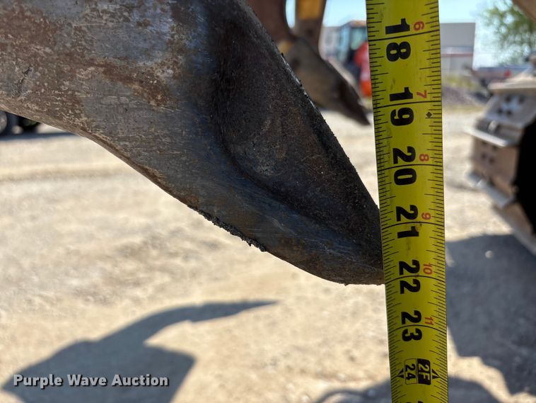 image for item EA7585 2022 Caterpillar D6 LGP dozer