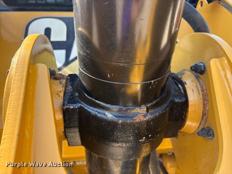 image for item EA7585 2022 Caterpillar D6 LGP dozer