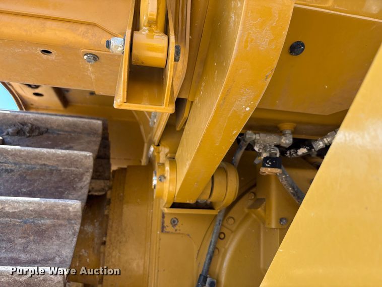 image for item EA7585 2022 Caterpillar D6 LGP dozer