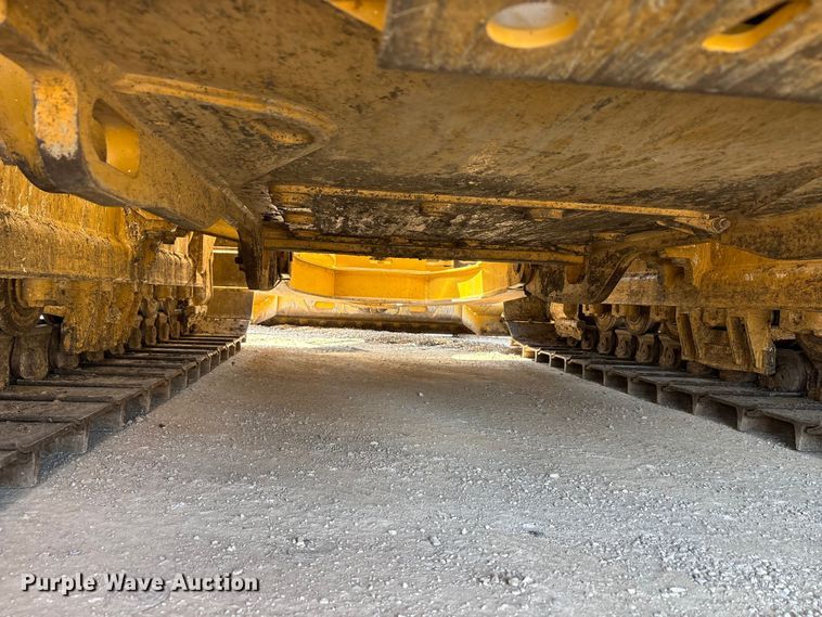 image for item EA7585 2022 Caterpillar D6 LGP dozer