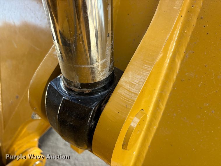 image for item EA7585 2022 Caterpillar D6 LGP dozer