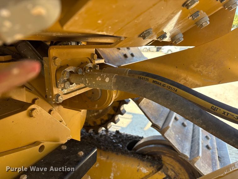 image for item EA7585 2022 Caterpillar D6 LGP dozer