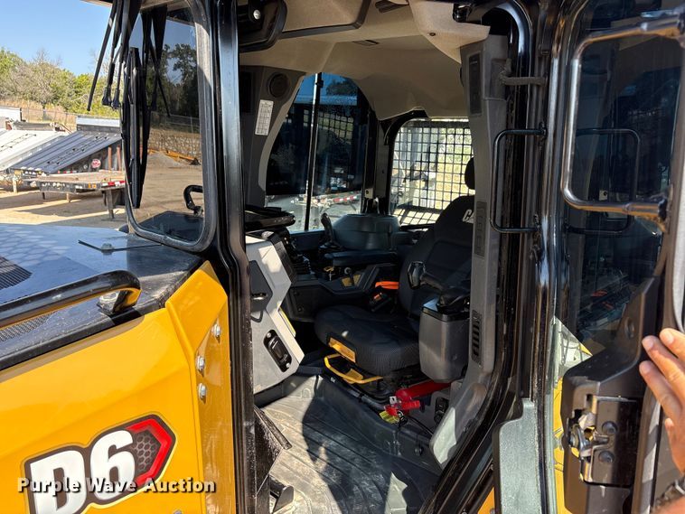 image for item EA7585 2022 Caterpillar D6 LGP dozer