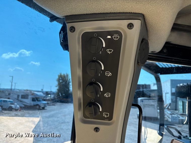 image for item EA7585 2022 Caterpillar D6 LGP dozer