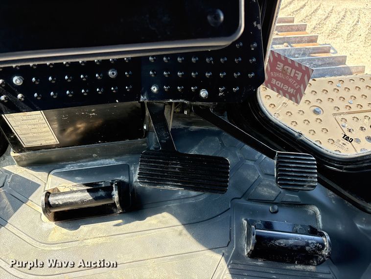 image for item EA7585 2022 Caterpillar D6 LGP dozer