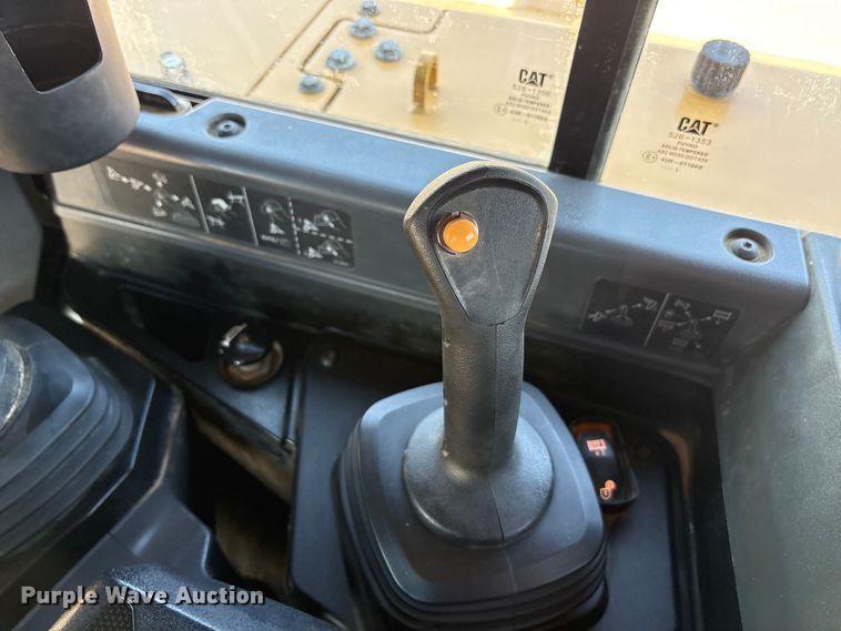 image for item EA7585 2022 Caterpillar D6 LGP dozer