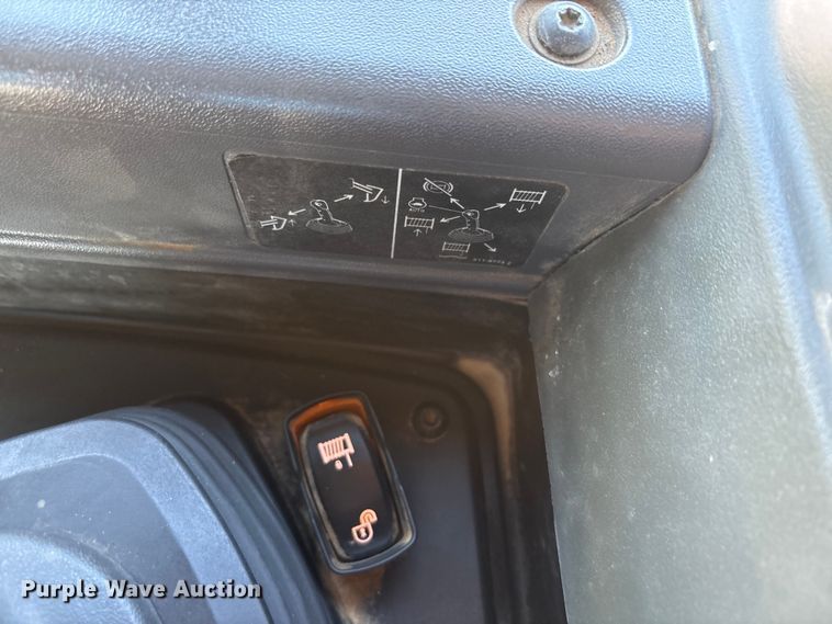 image for item EA7585 2022 Caterpillar D6 LGP dozer