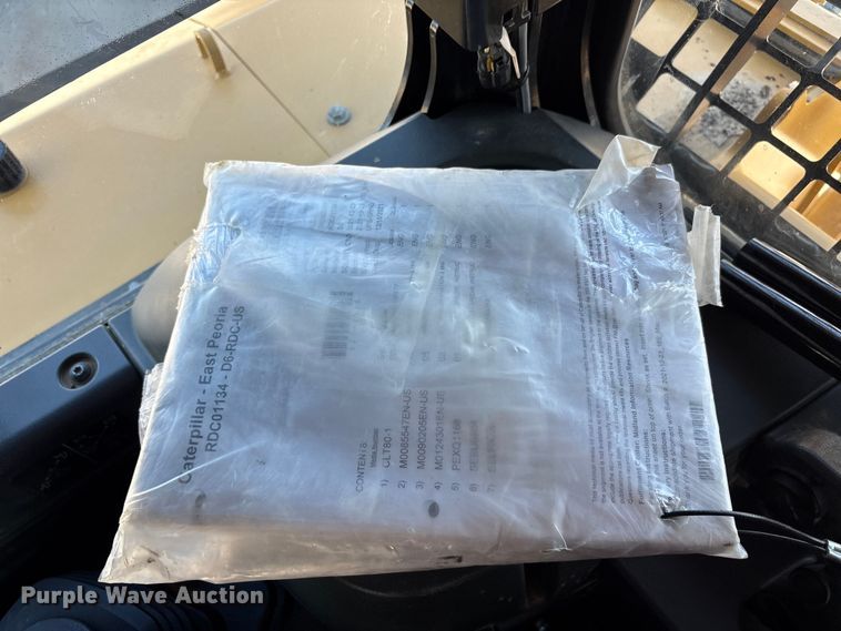 image for item EA7585 2022 Caterpillar D6 LGP dozer